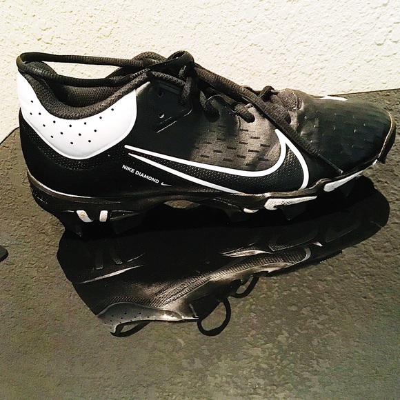 Size:8.5  color:black and white. Brand:NikE. - Picture 1 of 5